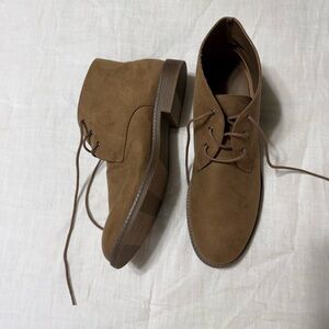 Like New Mens Water-Repellent Faux Suede Desert Chukka Boots